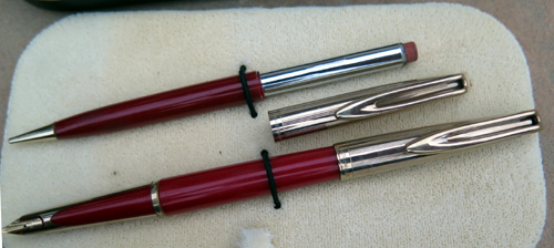 PRISTINE EXAMPLE OF WATERMAN CF IN RED